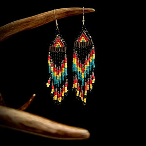 1: Boucles d'oreilles. Perlage traditionnel. (11 cm de long). (Hypoallergénique). (LIVRAISON INCLUSE DANS LE PRIX)