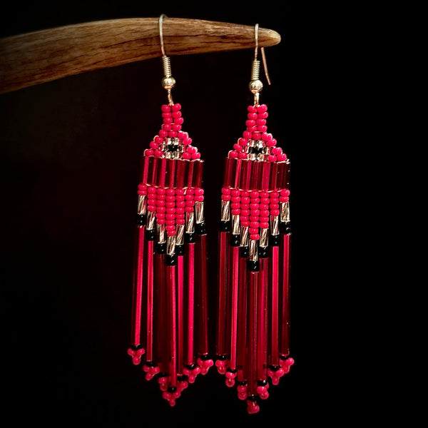 (1) Boucles d'oreilles 'La Festive' (9 cm de long) Perlage traditionnel. MODÈLES EXCLUSIF NOËL! (Hypoallergénique). (LIVRAISON INCLUSE DANS LE PRIX). **CLIQUEZ POUR VOIR LES DIFFÉRENTES NUANCES**